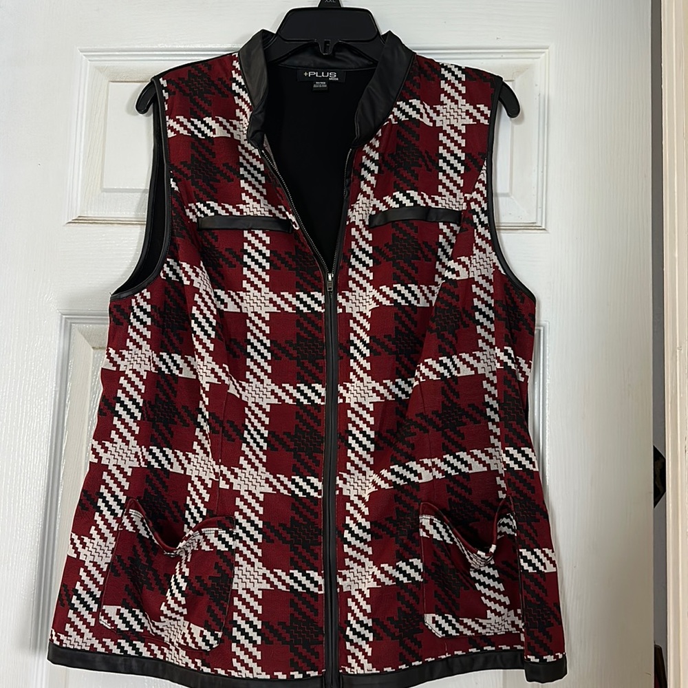 Plus Moda best with faux leather trip and pockets
